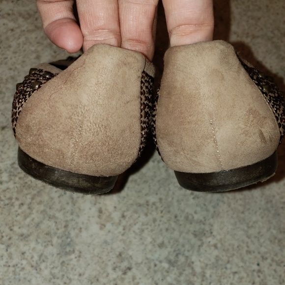 Stuart weitzman studded tan flats - Picture 4 of 8